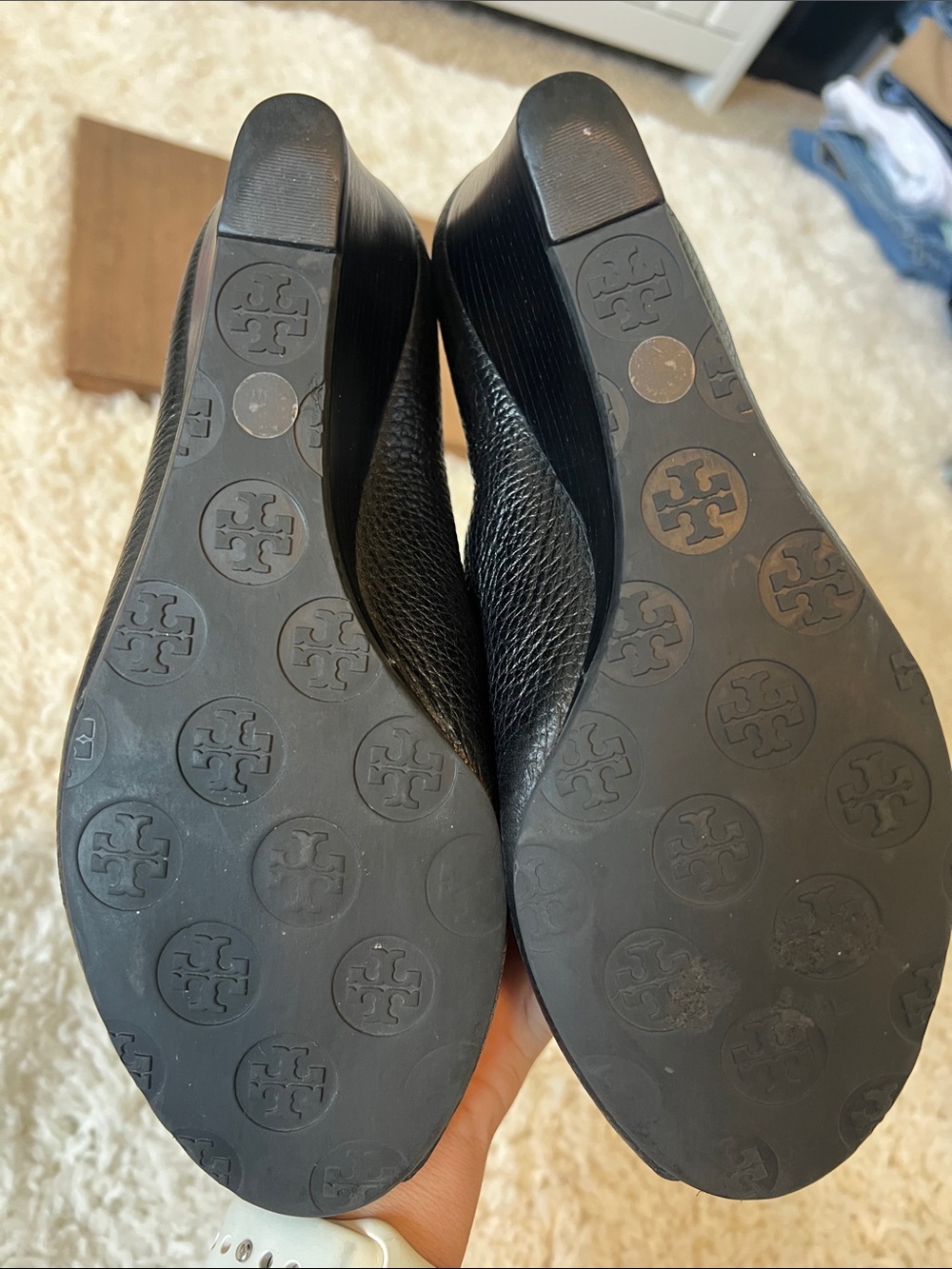 Tory Burch Sally Wedge Peep Toe 8m Black
Pebbled Leather Pump - Picture 5 of 6